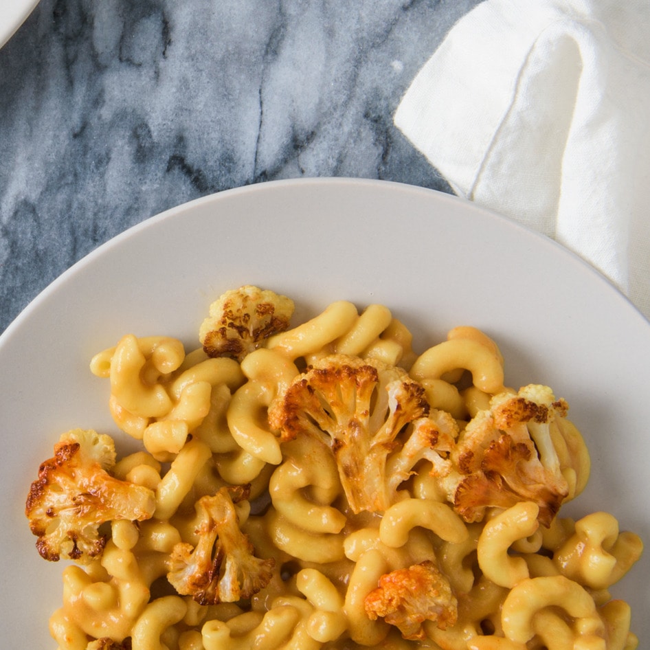 Spicy Vegan Buffalo Cauliflower Mac and Cheese