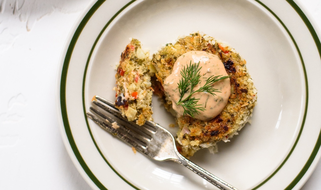 Vegan Jackfruit Crab Cakes With Creamy Remoulade Sauce