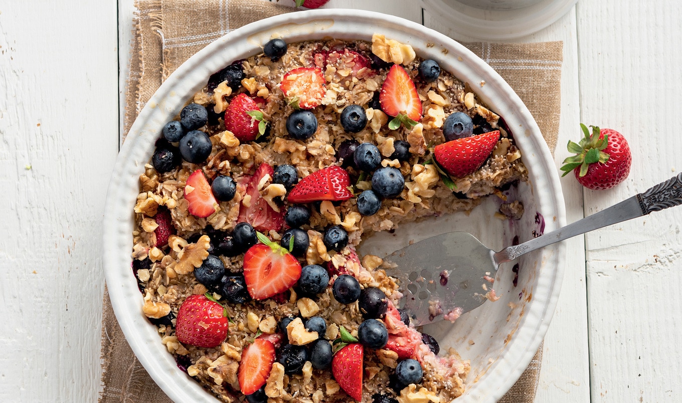 Vegan Baked Berry Oatmeal With Walnuts