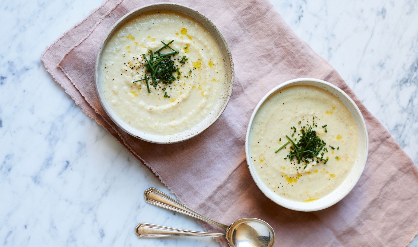 Vegan Cauliflower Cheese Soup&nbsp;