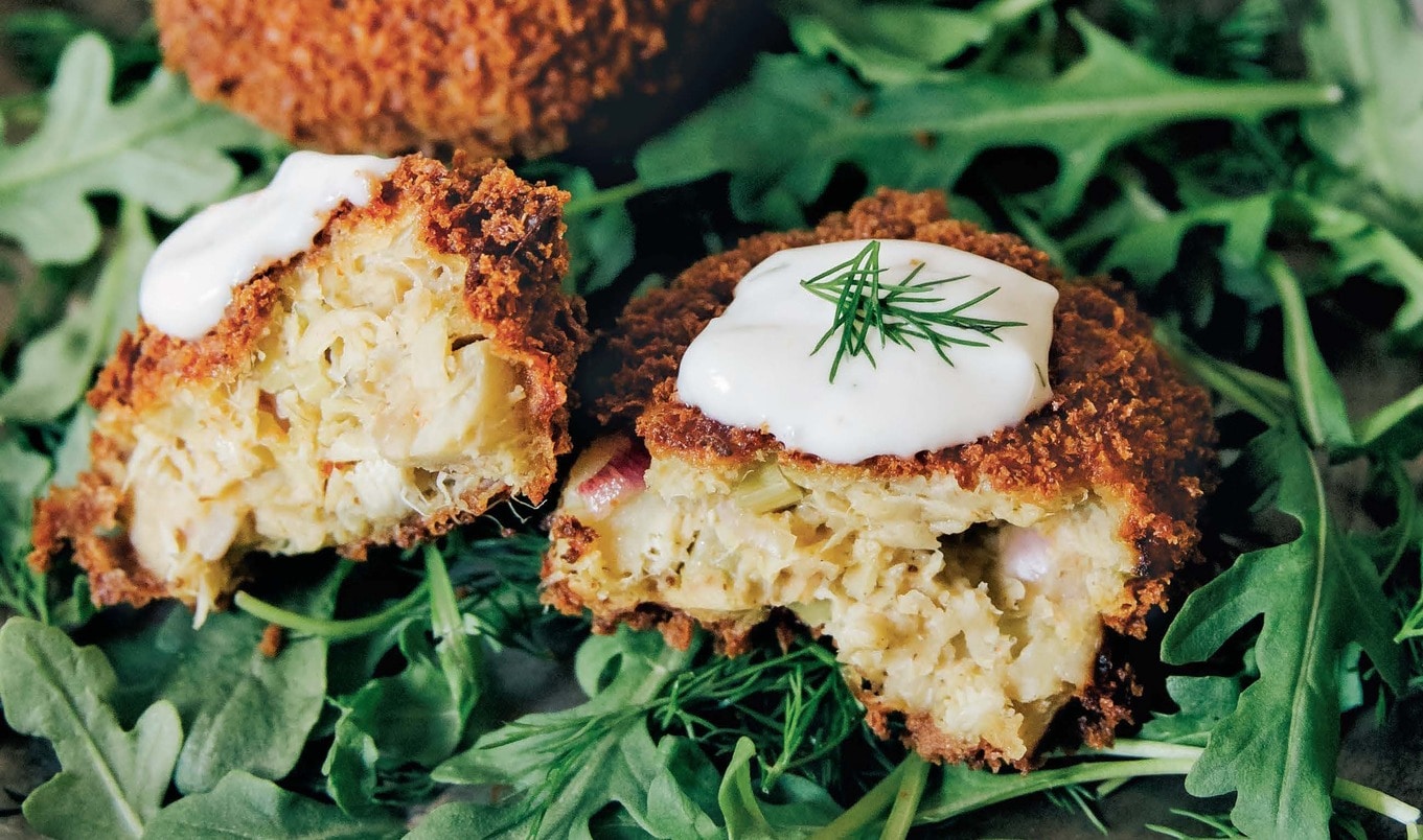 Crispy Vegan Crabless Cakes With Horseradish-Dill Aioli