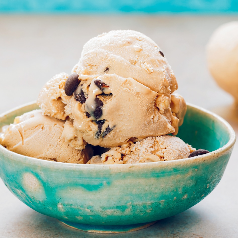 How to Make Your Own Dairy-Free Ice Cream, According to the Experts