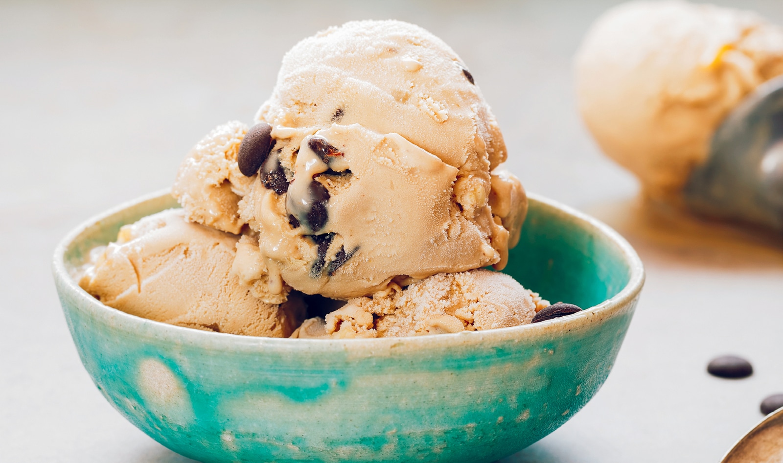 How to Make Your Own Dairy-Free Ice Cream, According to the Experts