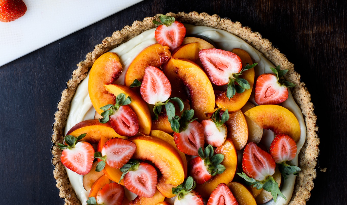 Summer Fruit Tart With Vanilla Custard and Pecan-Oat Crust