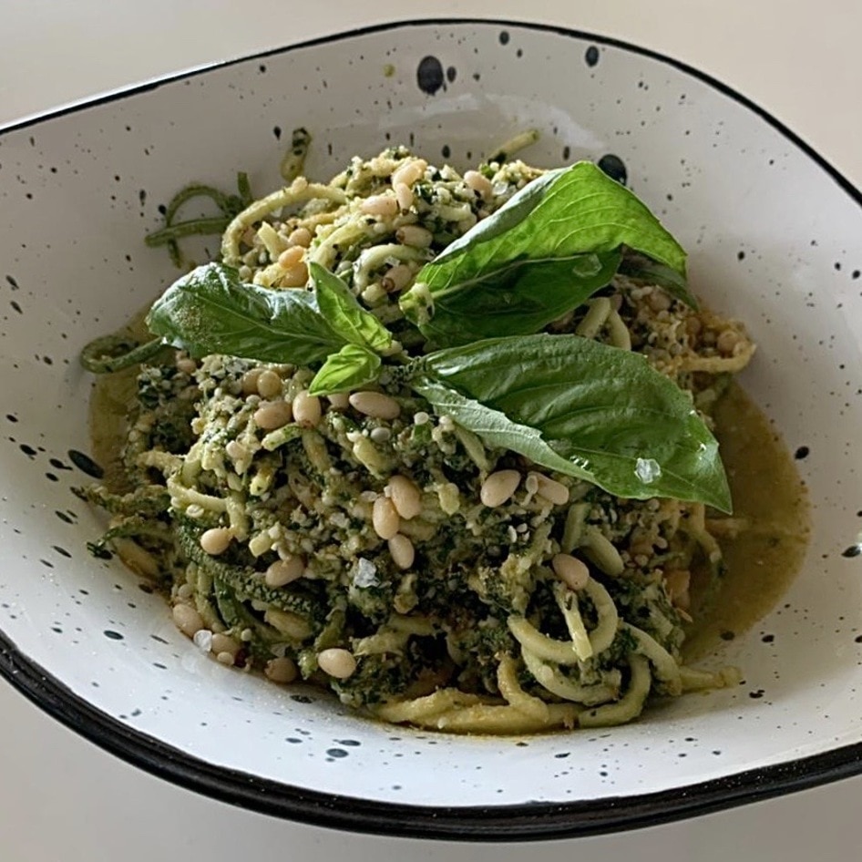 Raw Vegan Zucchini Noodles in Cashew Pesto