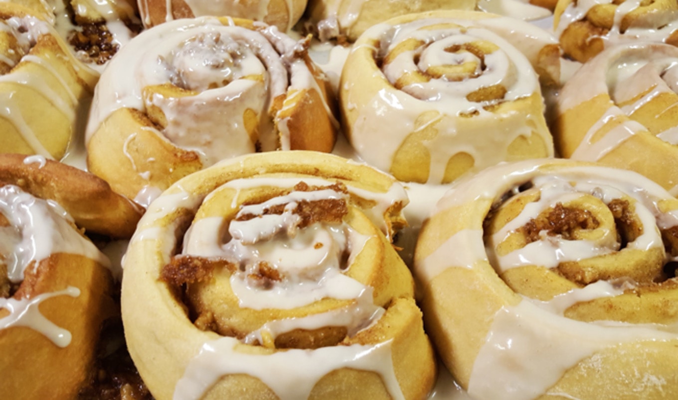 Christmas Morning Vegan Cinnamon Buns