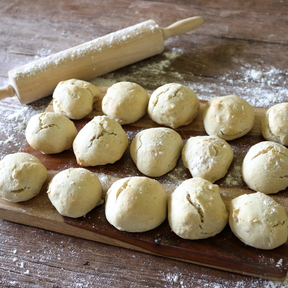 Vegan Holiday Dinner Rolls