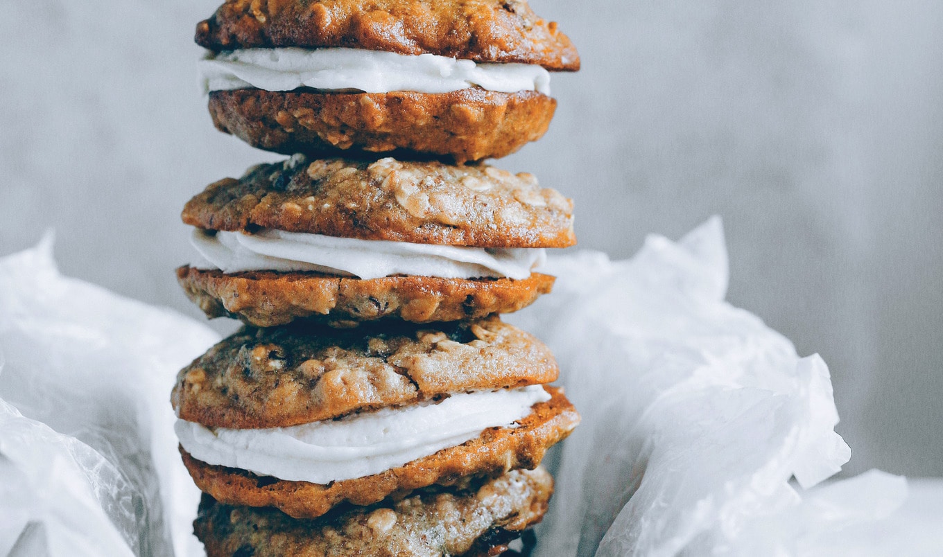 Mouthwatering Vegan Oatmeal Cream Pies