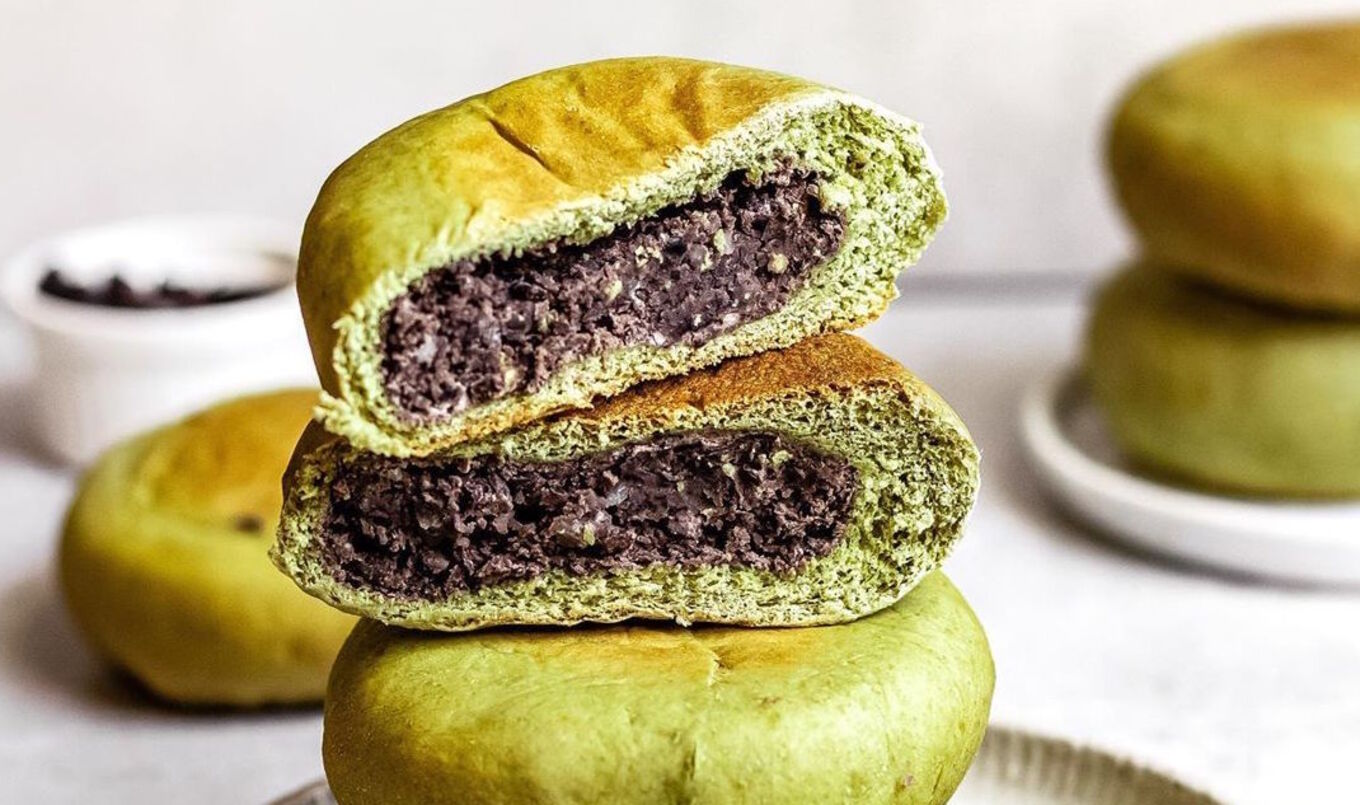 Vegan Pandan Buns With Sweet Bean Filling