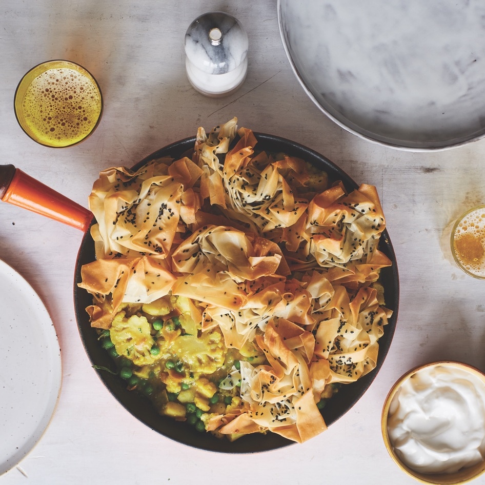 Vegan Frying Pan Samosa Pie With Potatoes and Cauliflower&nbsp;