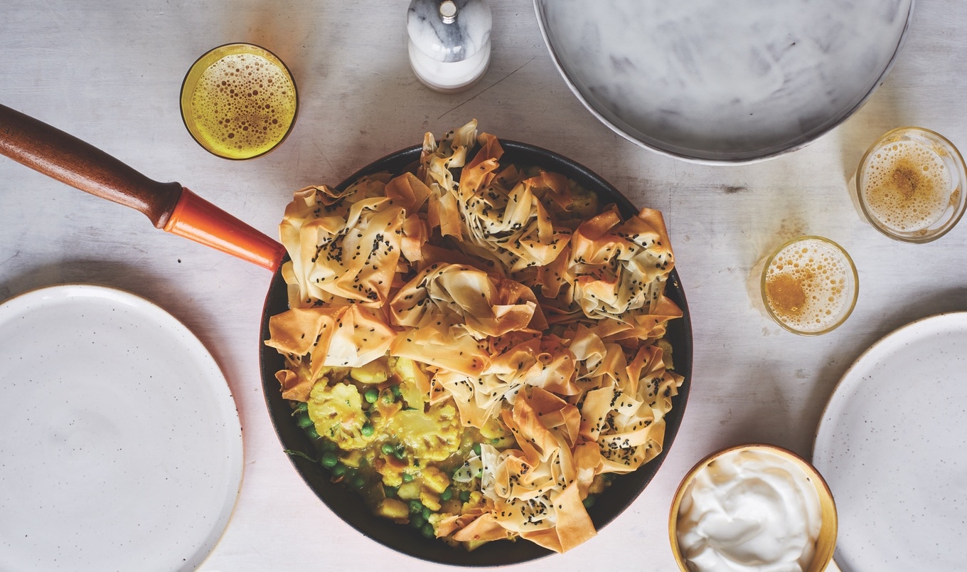 Vegan Frying Pan Samosa Pie With Potatoes and Cauliflower&nbsp;