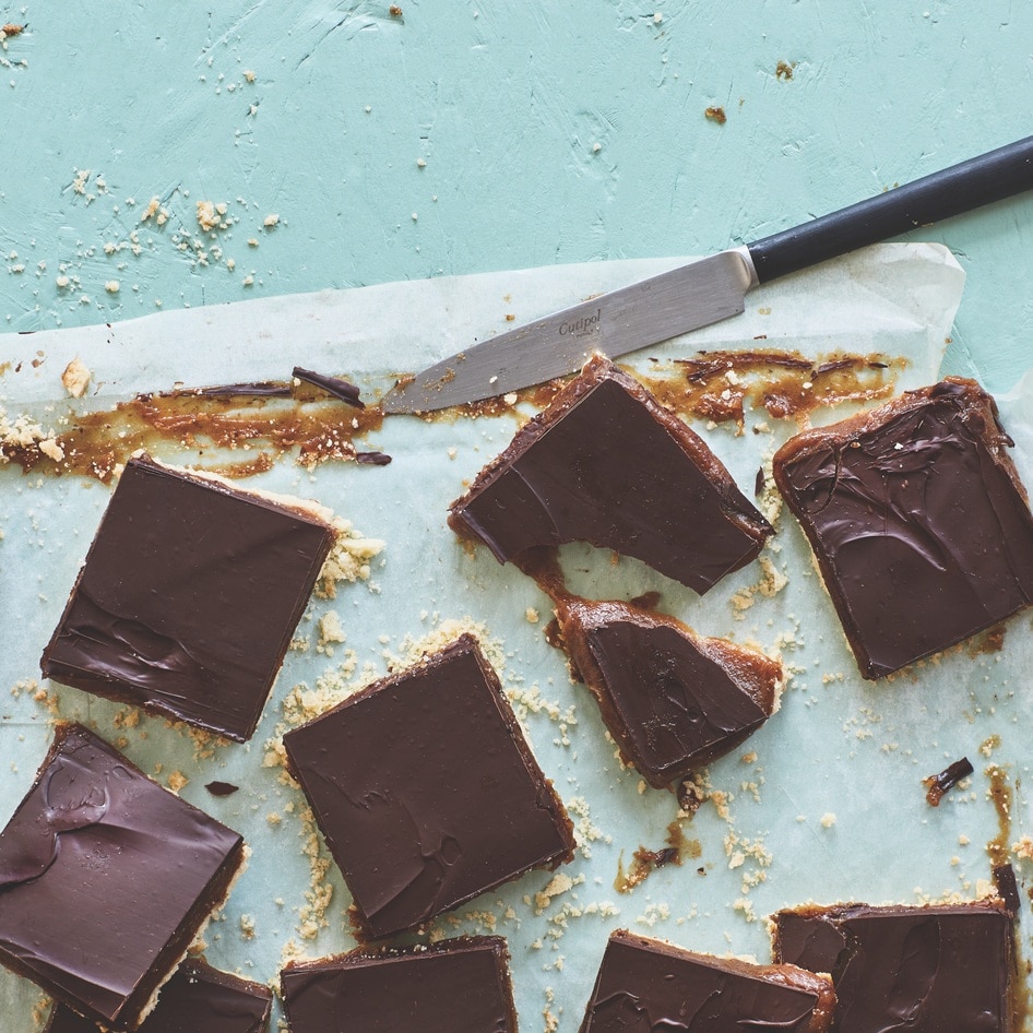 Vegan Cookie Butter Caramel Millionaire Shortbread Bars