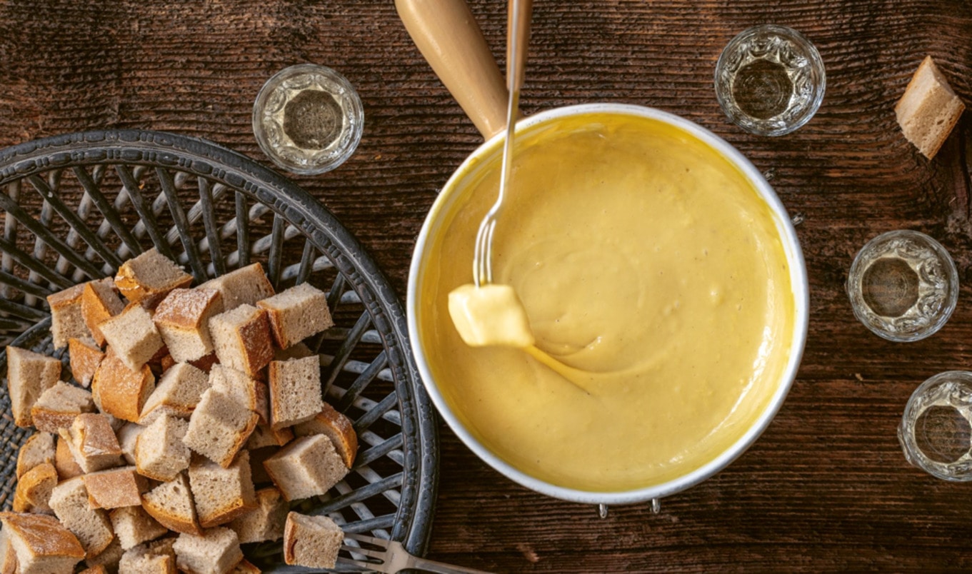 Foolproof Creamy Vegan Cheese Fondue