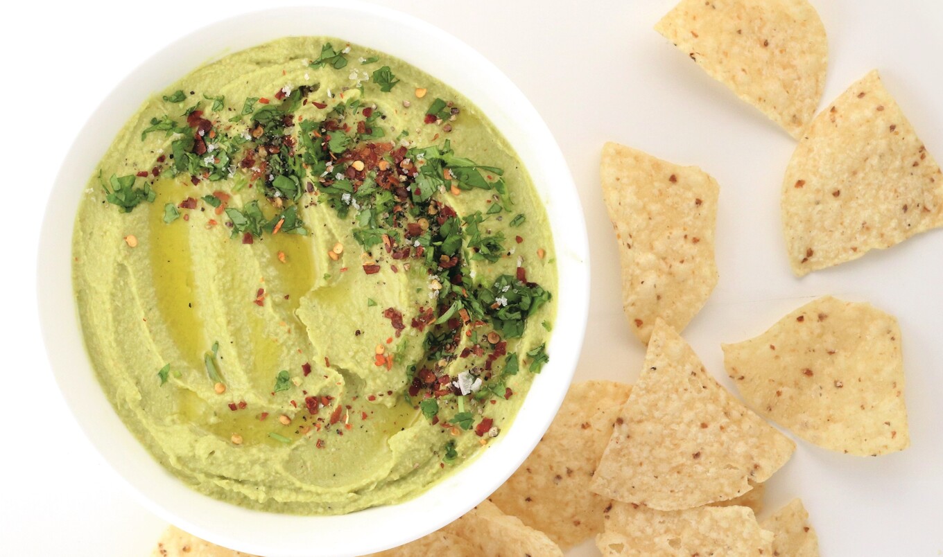 Vegan Garlicky Chickpea Avocado Hummus Dip