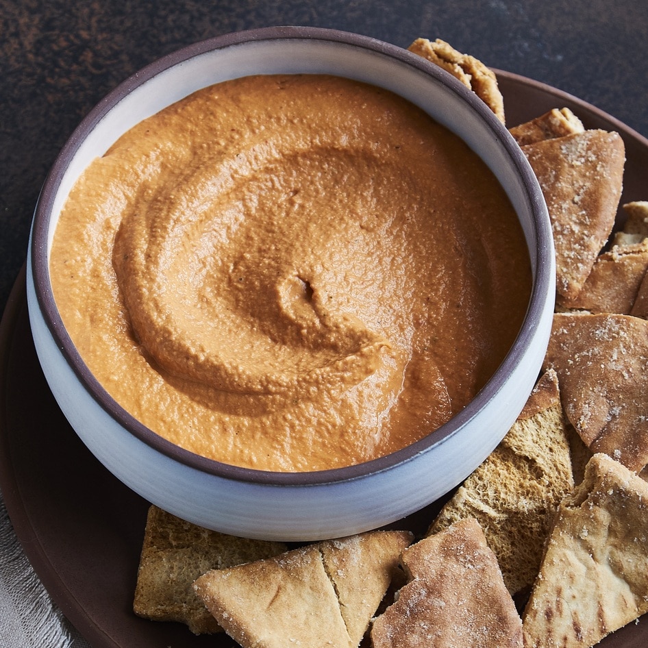 Garlicky Vegan Pizza Hummus