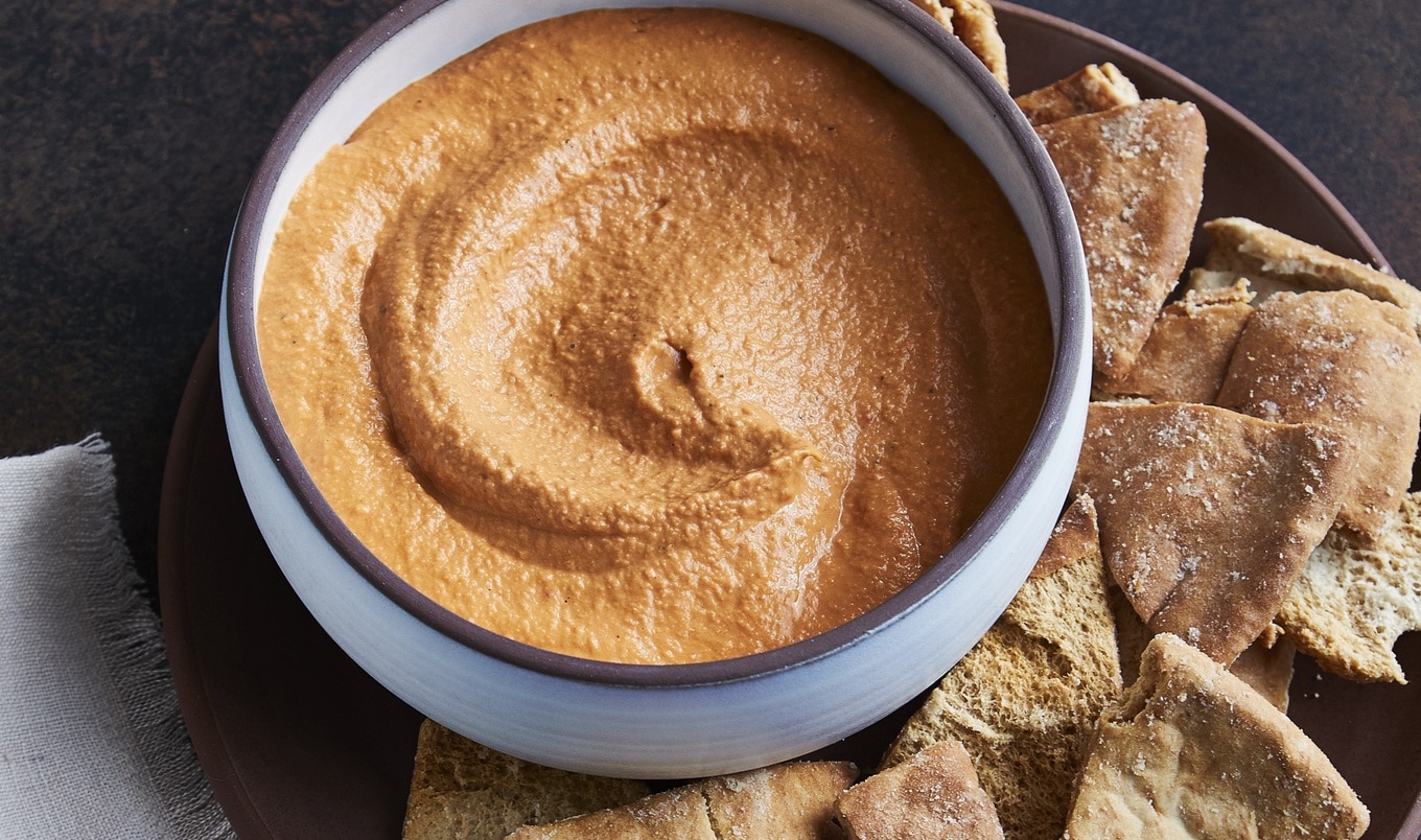 Garlicky Vegan Pizza Hummus