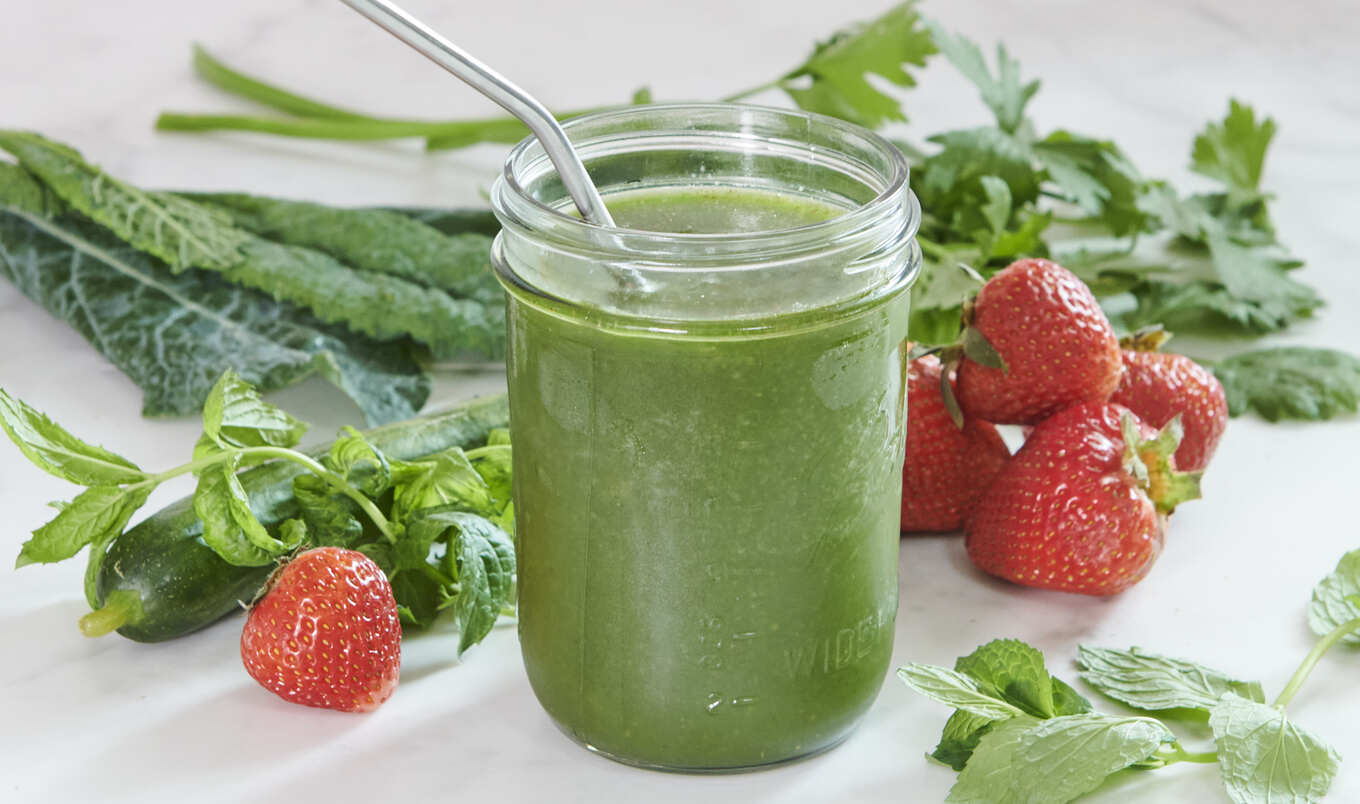 Green and Fruity Vegan Farmers’ Market Smoothie