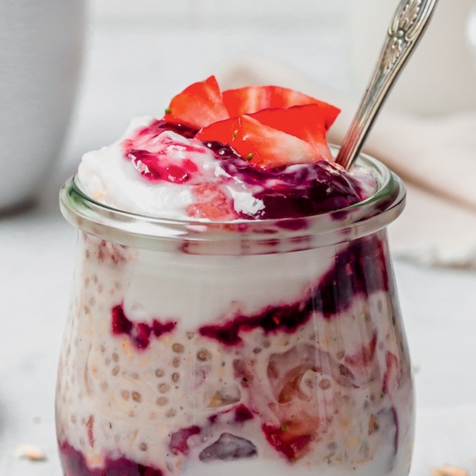 Easy Vegan Strawberries and Cream Overnight Oats