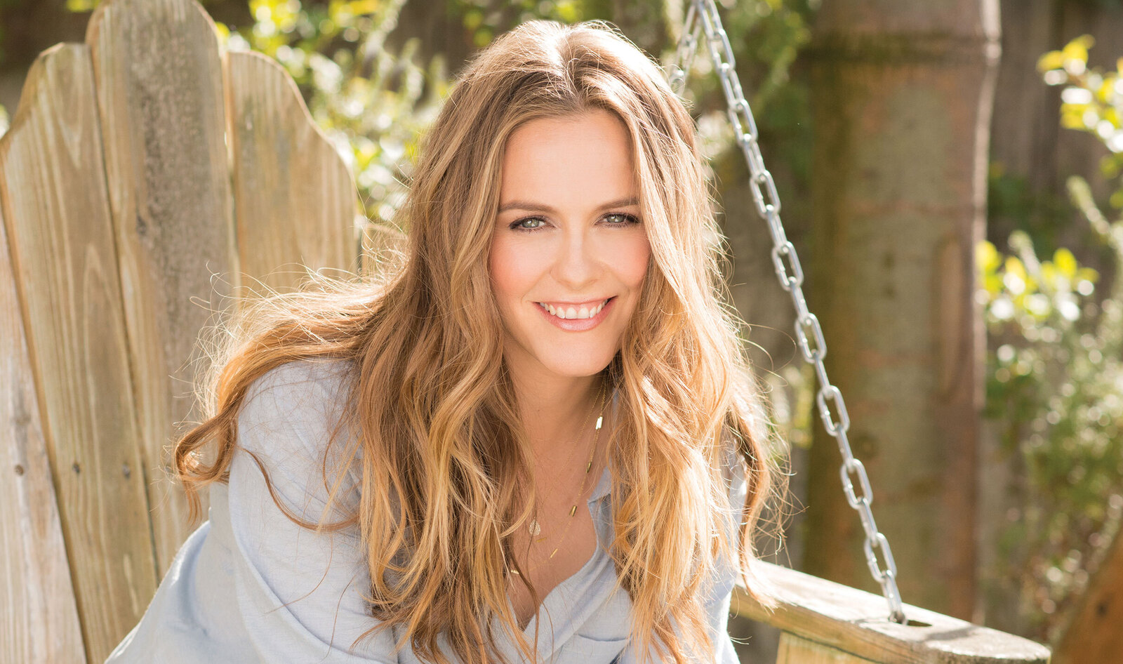 Alicia Silverstone Brings Vegan Baking to the Big Screen in ‘Reptile'