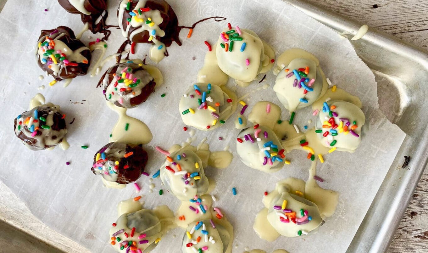 Four-Ingredient Vegan Oreo Truffles