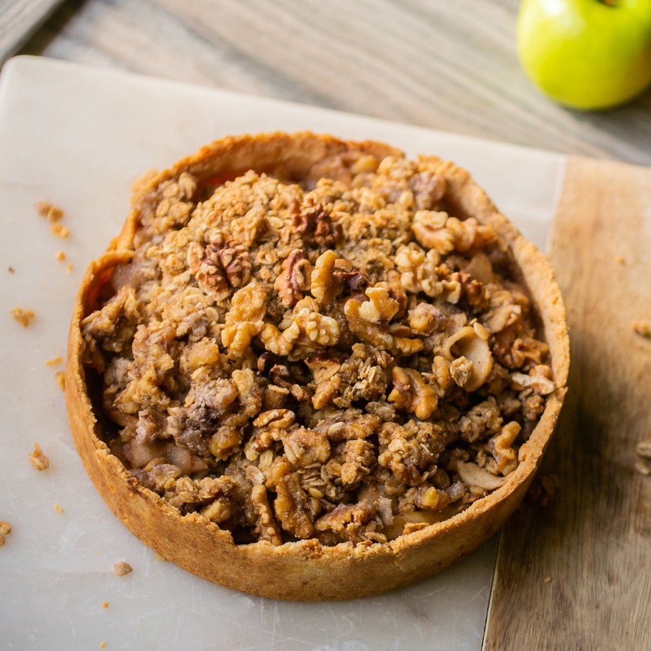 Vegan and Gluten-Free Apple Pie With Walnut Oat Crumble