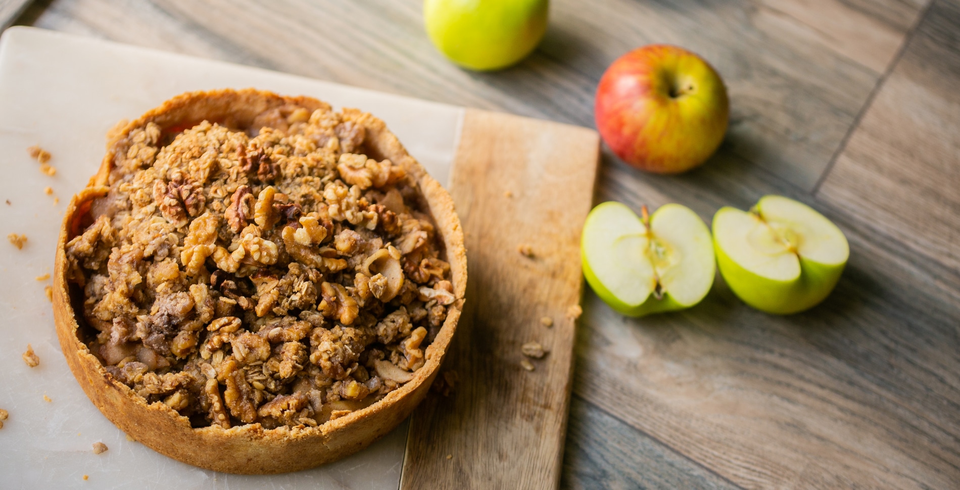 Vegan and Gluten-Free Apple Pie With Walnut Oat Crumble