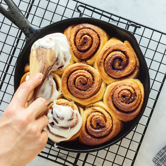 15 Essential Cast Iron Skillets for Non-Toxic Home Cooking