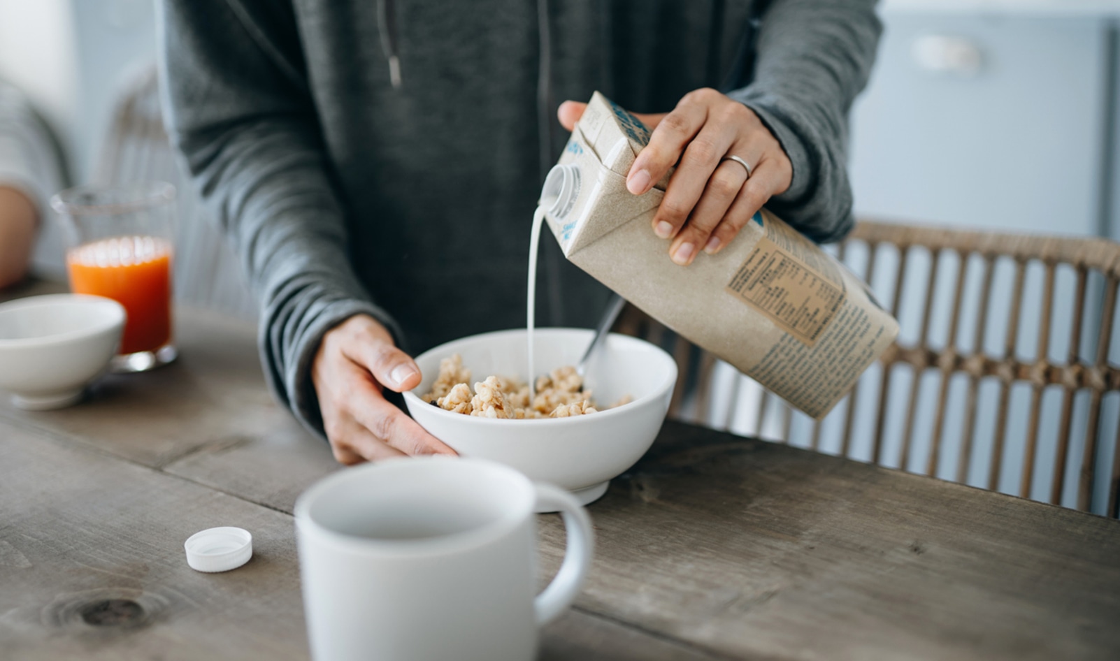 TikTok Is Warning People Off of Oat Milk Because It's "High-Glycemic," But How Worried Should We Actually Be?