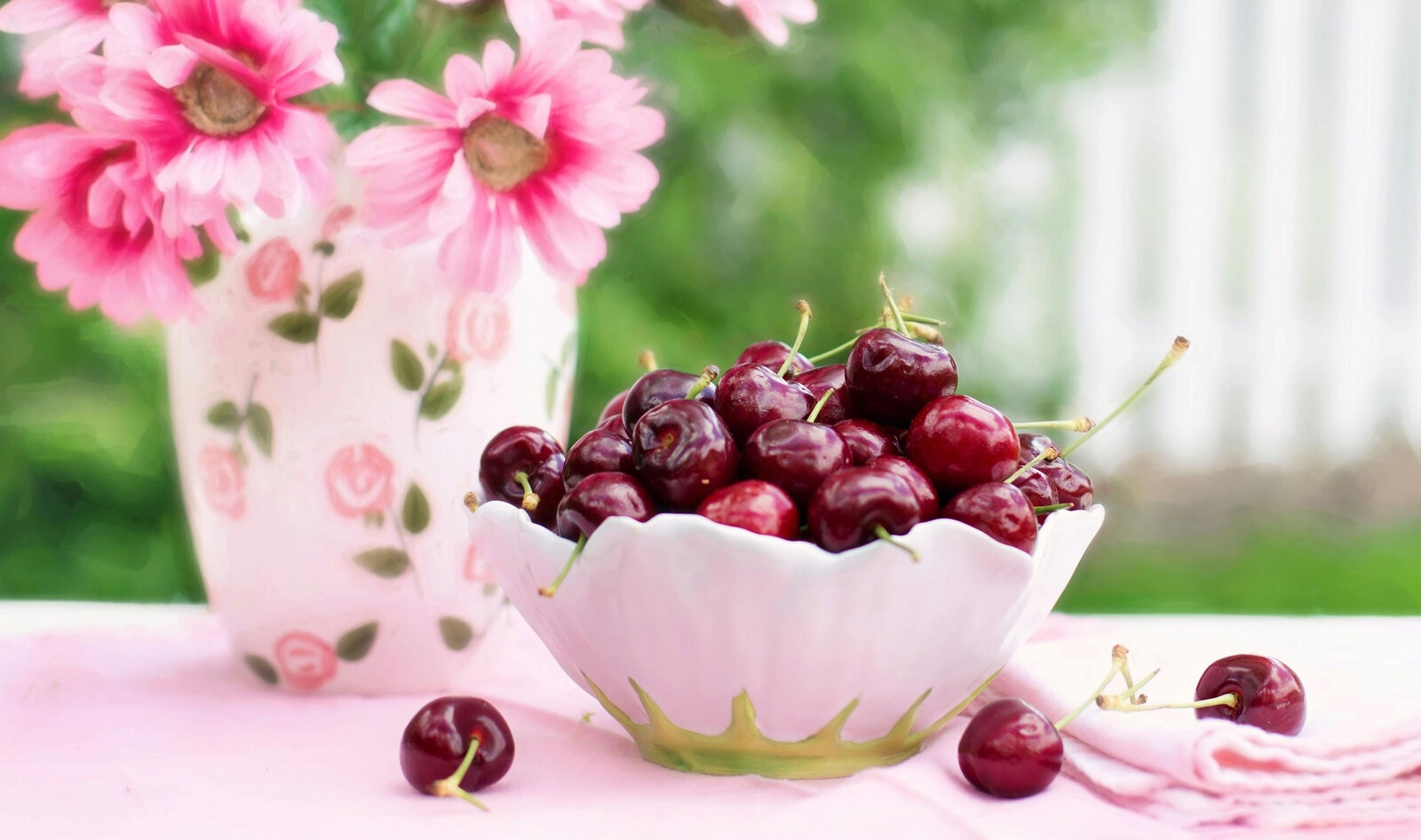 To Reap the Benefits of Cherry Season, Be Like Oprah, Martha, and Bobby Flay&nbsp;