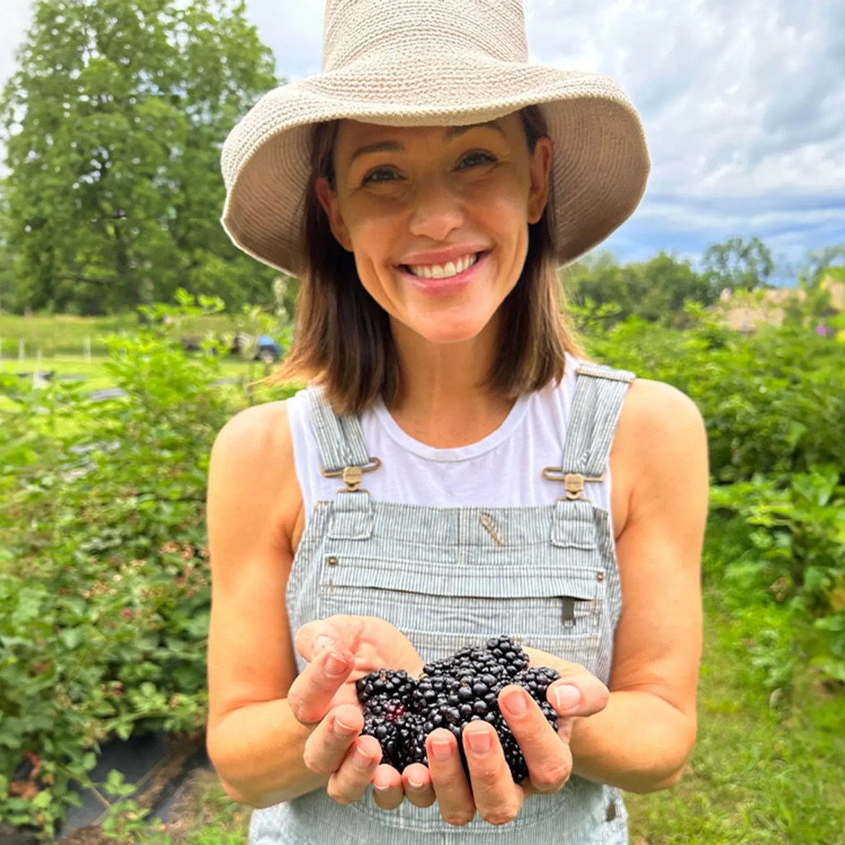 Jennifer Garner’s 8-Ingredient “Elektra Smoothie” Can Help You Be a Superhero, Too