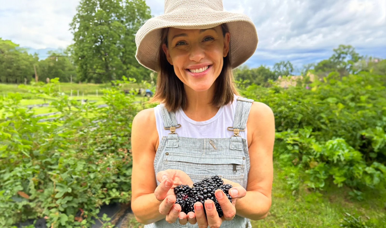 Jennifer Garner’s 8-Ingredient “Elektra Smoothie” Can Help You Be a Superhero, Too