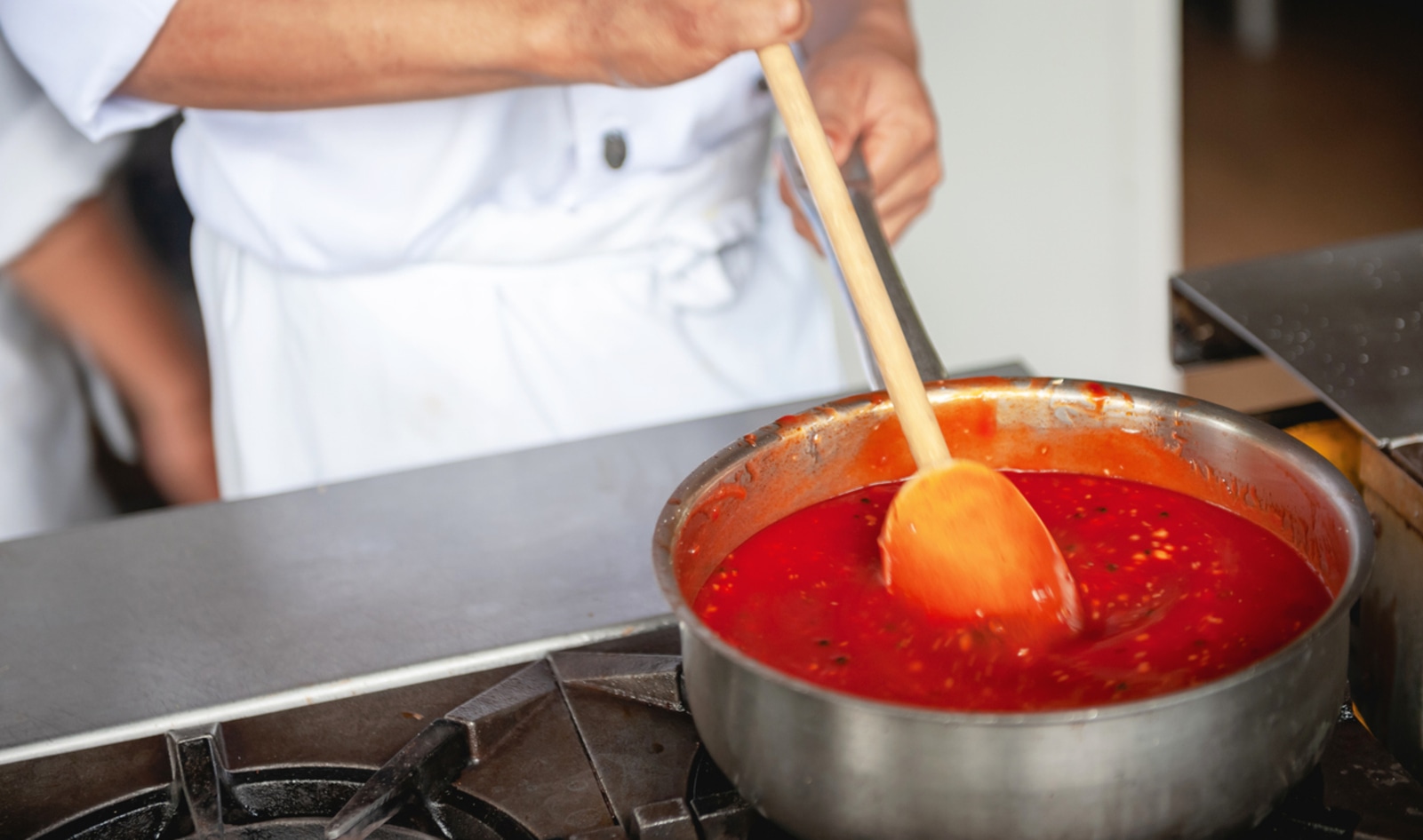 5 Expert Tips on How to Make the Best Marinara Sauce Ever