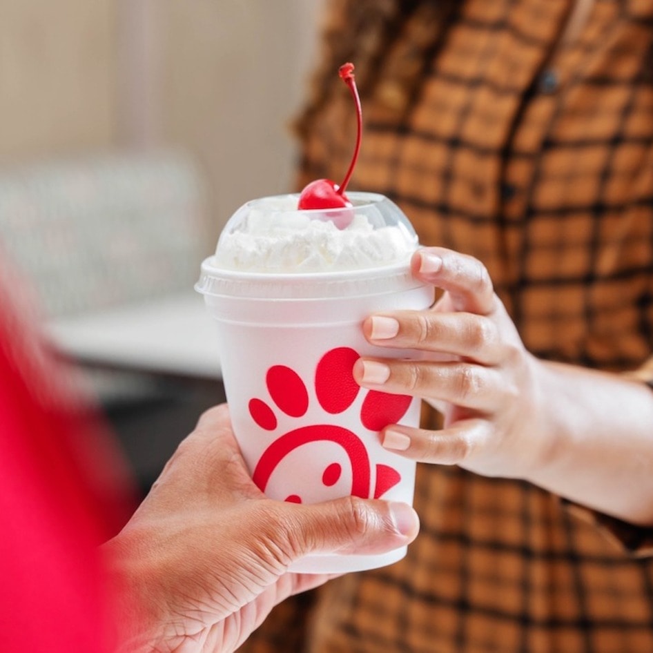 Chick-fil-A's Banana Pudding Milkshake Is Back, And It's Even Better Without Dairy. Here's How to Make It