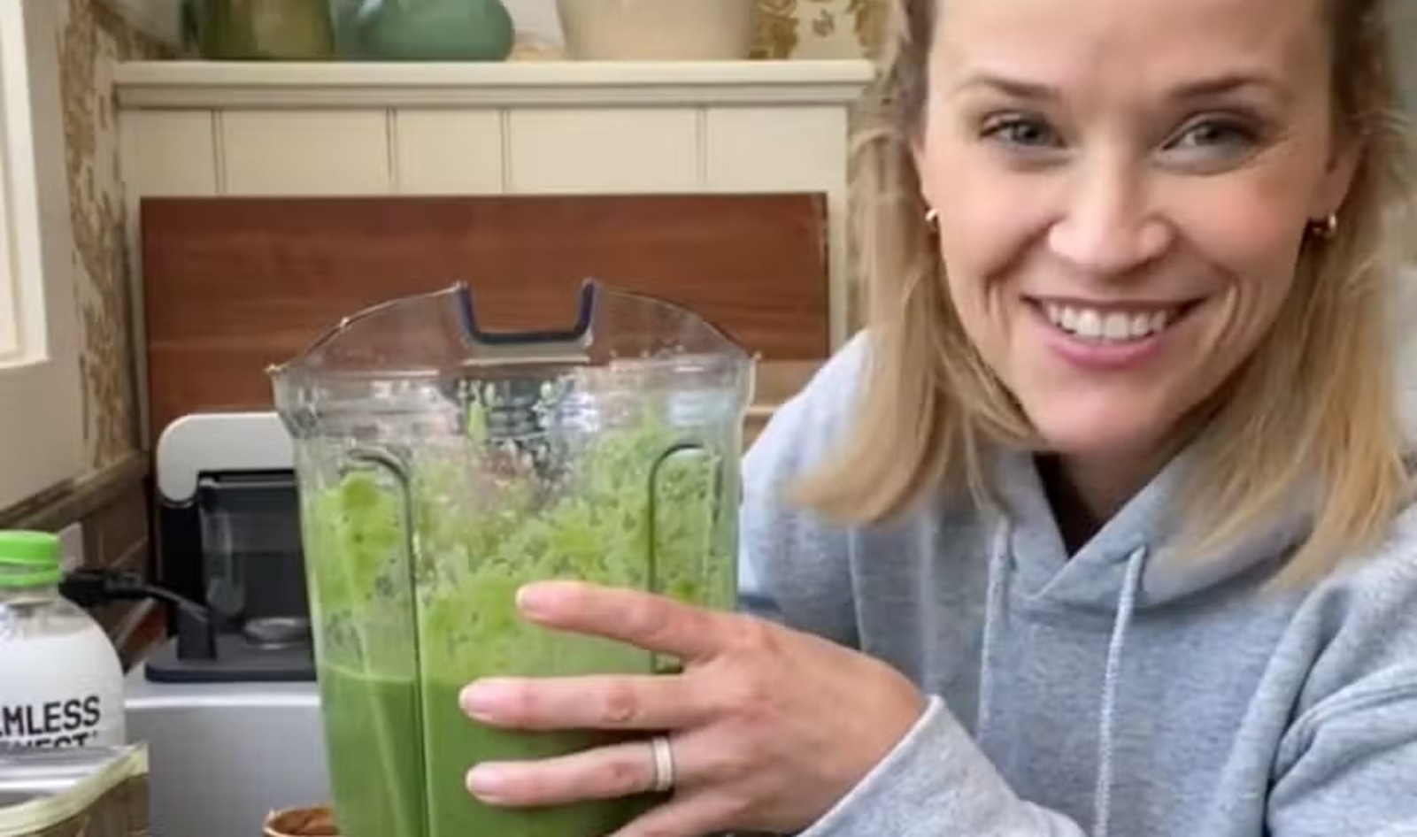 Reese Witherspoon Says It Makes Her Glow, But What Can a Green Juice Really Do for Your Health?