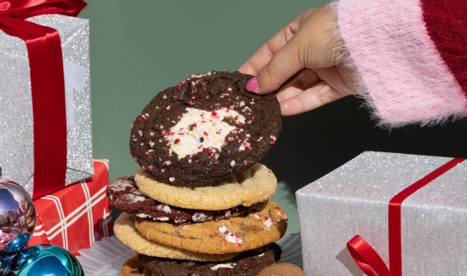 These 13 Vegan Christmas Treats Ship Nationwide&nbsp;