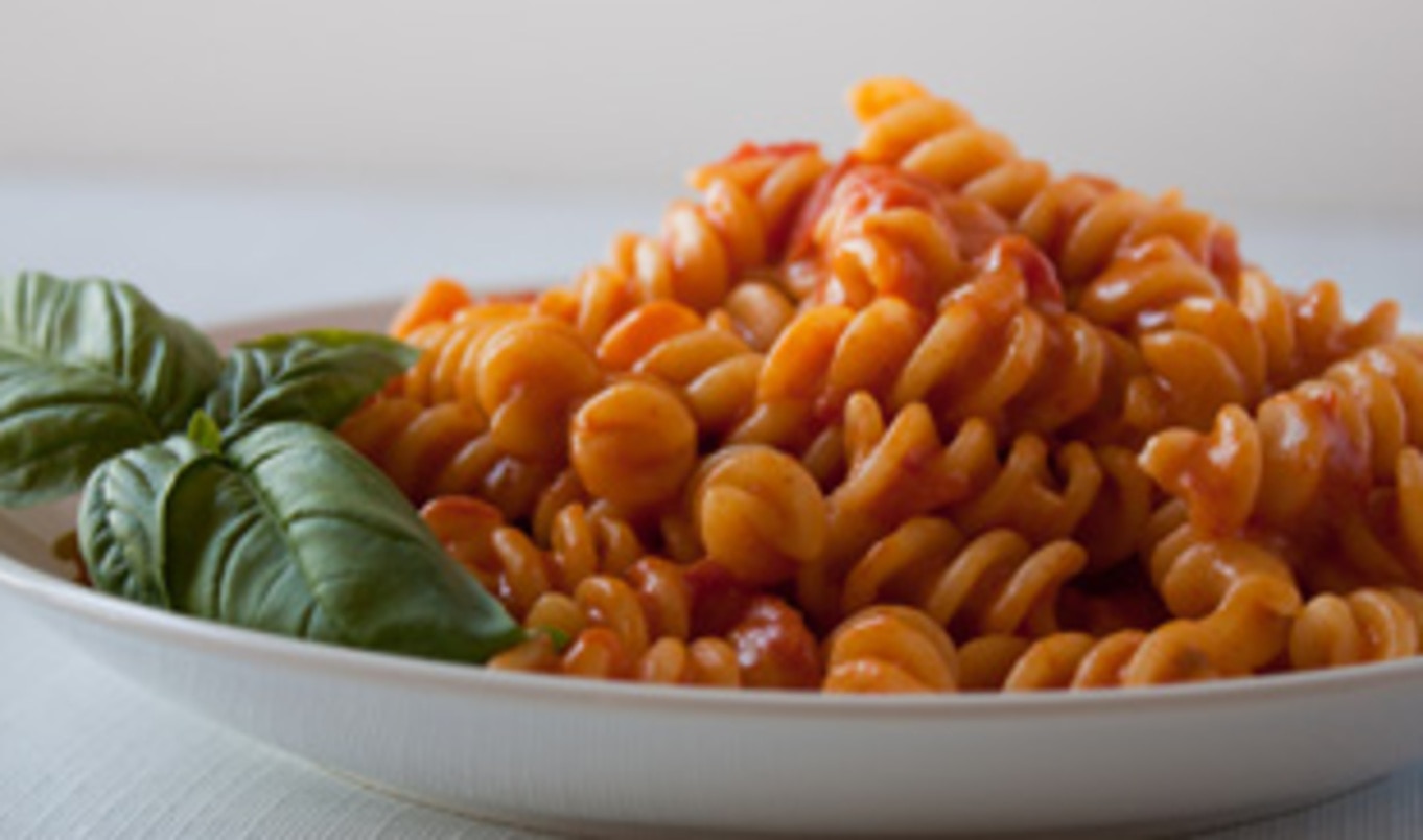 Easy Creamy Vegan Tomato Vodka Pasta