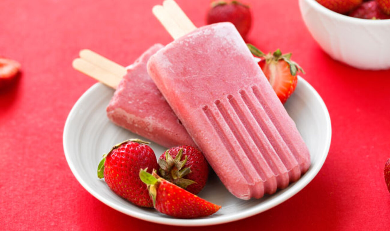 Three-Ingredient Vegan Strawberry Banana Popsicles