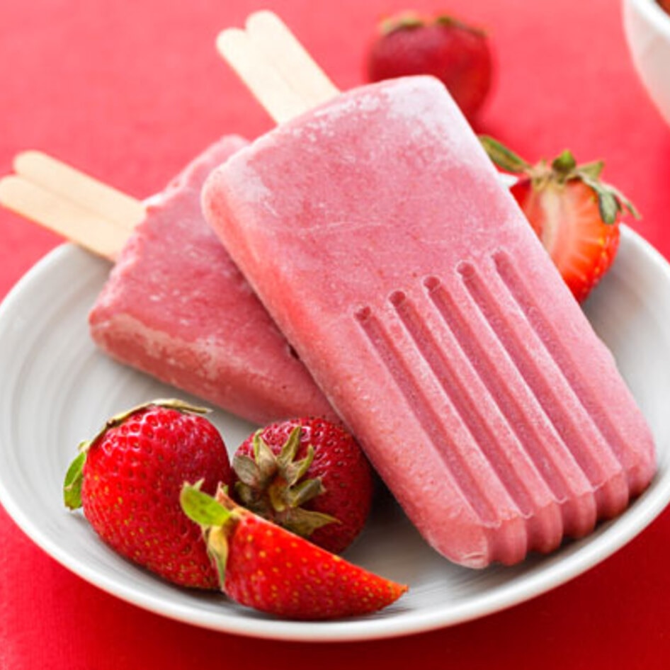 Three-Ingredient Vegan Strawberry Banana Popsicles